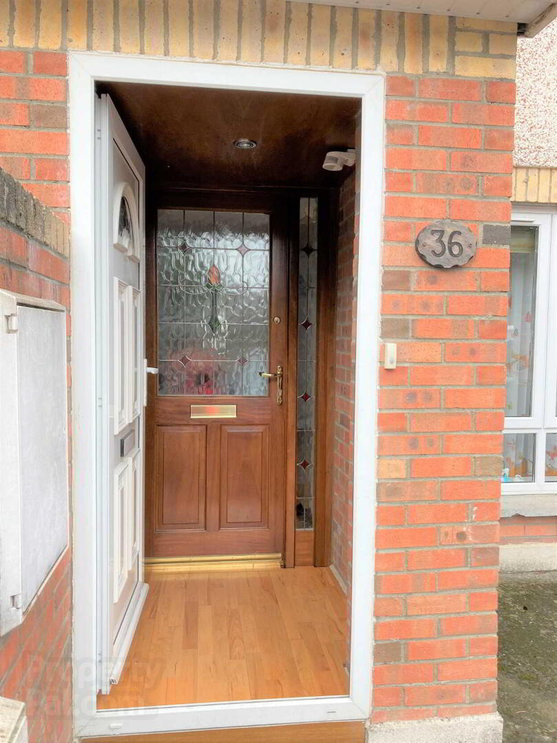 36 Ravenswood Crescent 2 of 16