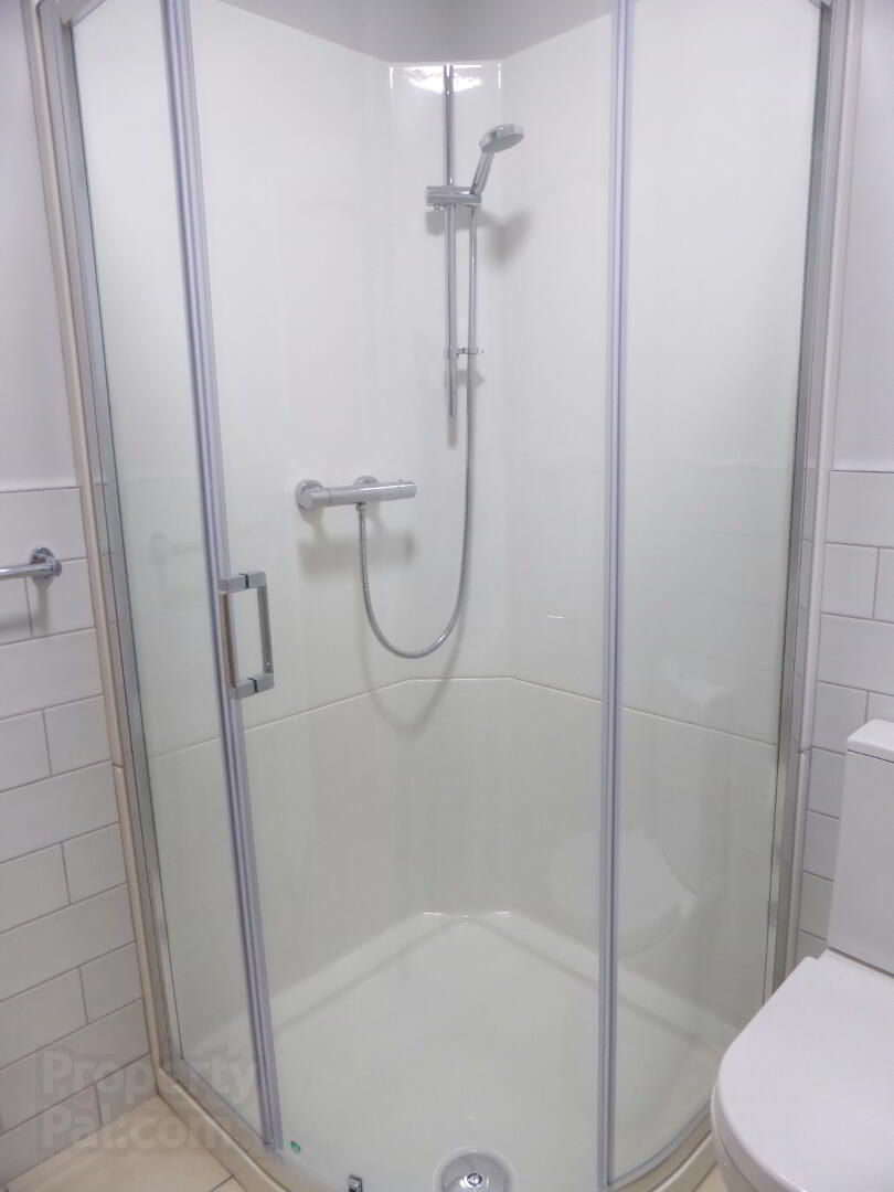 F5, 6 Eglantine Place 8 of 15