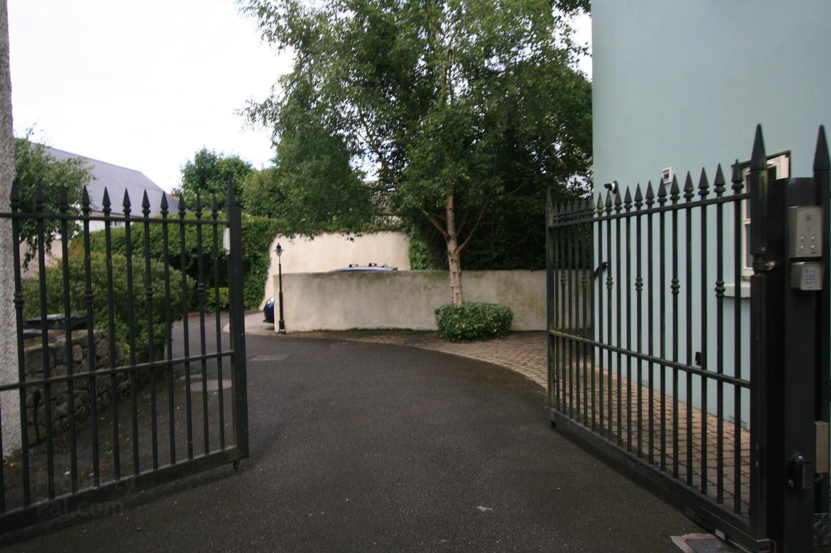 3 Linen Court 3 of 13