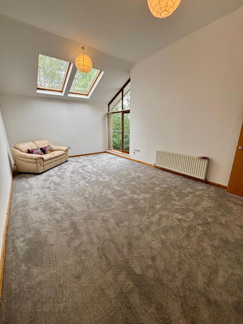 17 Shaftesbury Drive 4 of 20