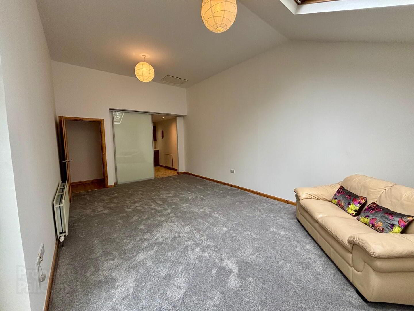 17 Shaftesbury Drive 5 of 20