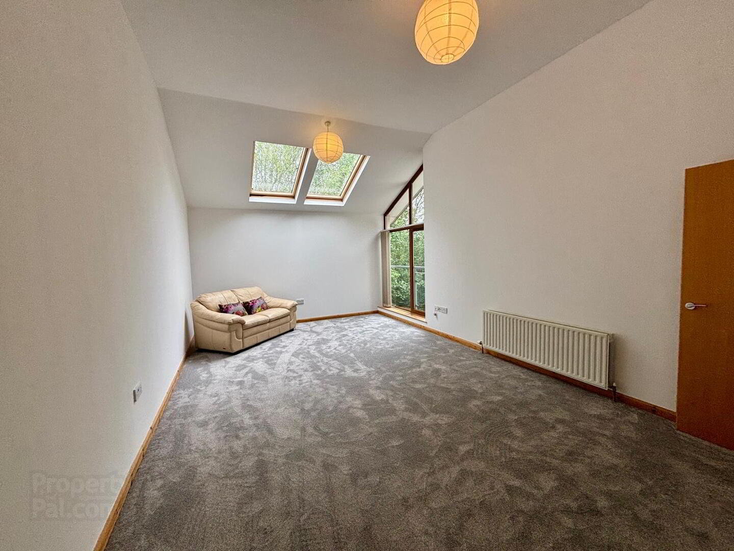 17 Shaftesbury Drive 6 of 20
