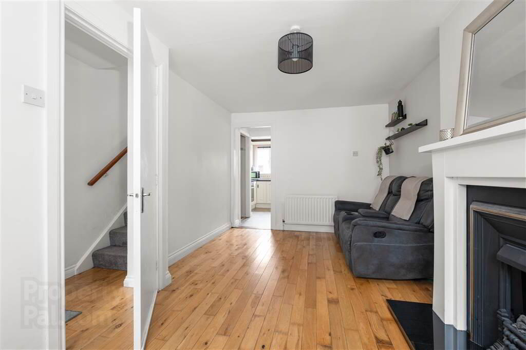 11 Pottinger Street 9 of 33
