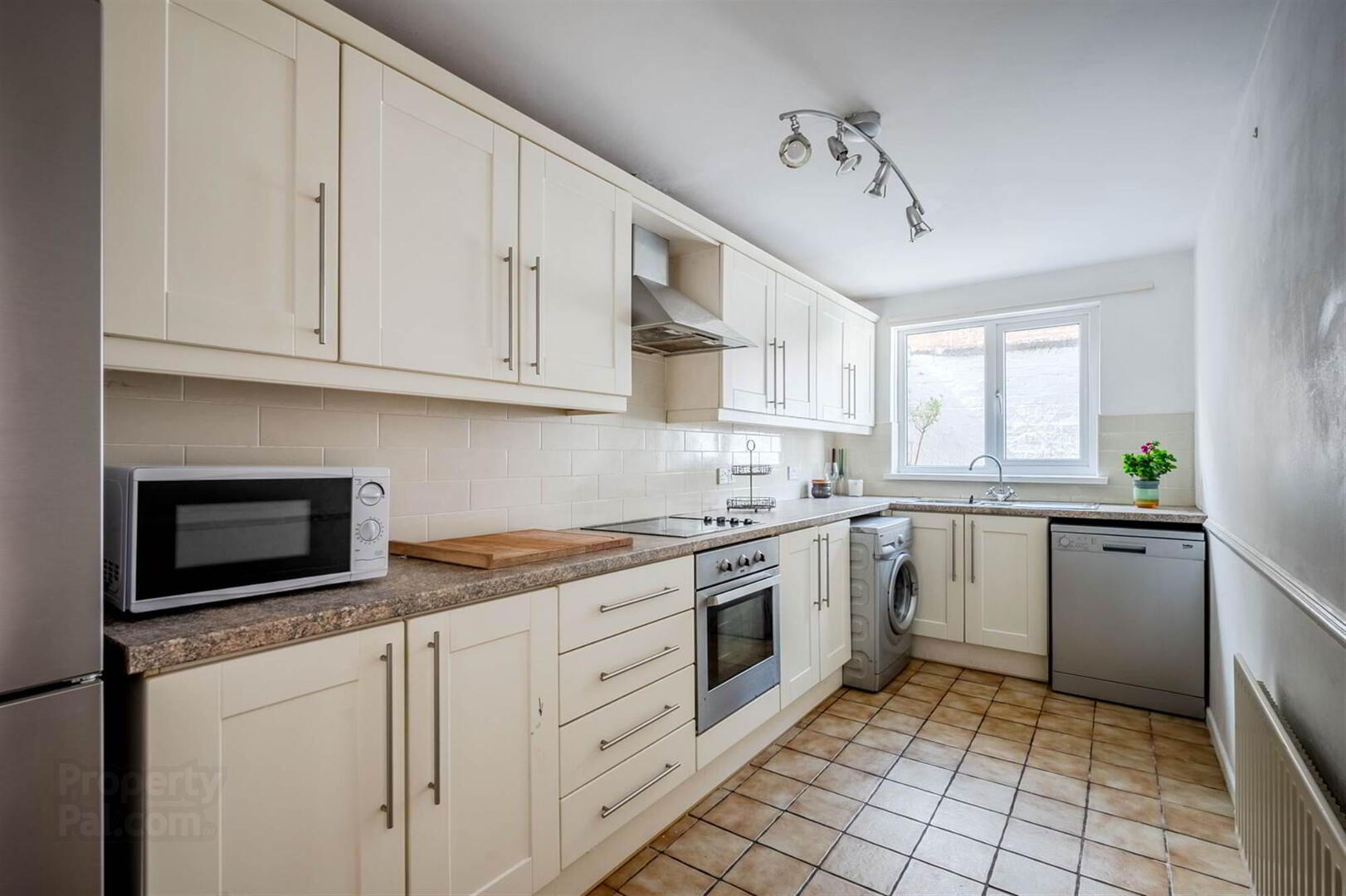 57 Downshire Road 7 of 18