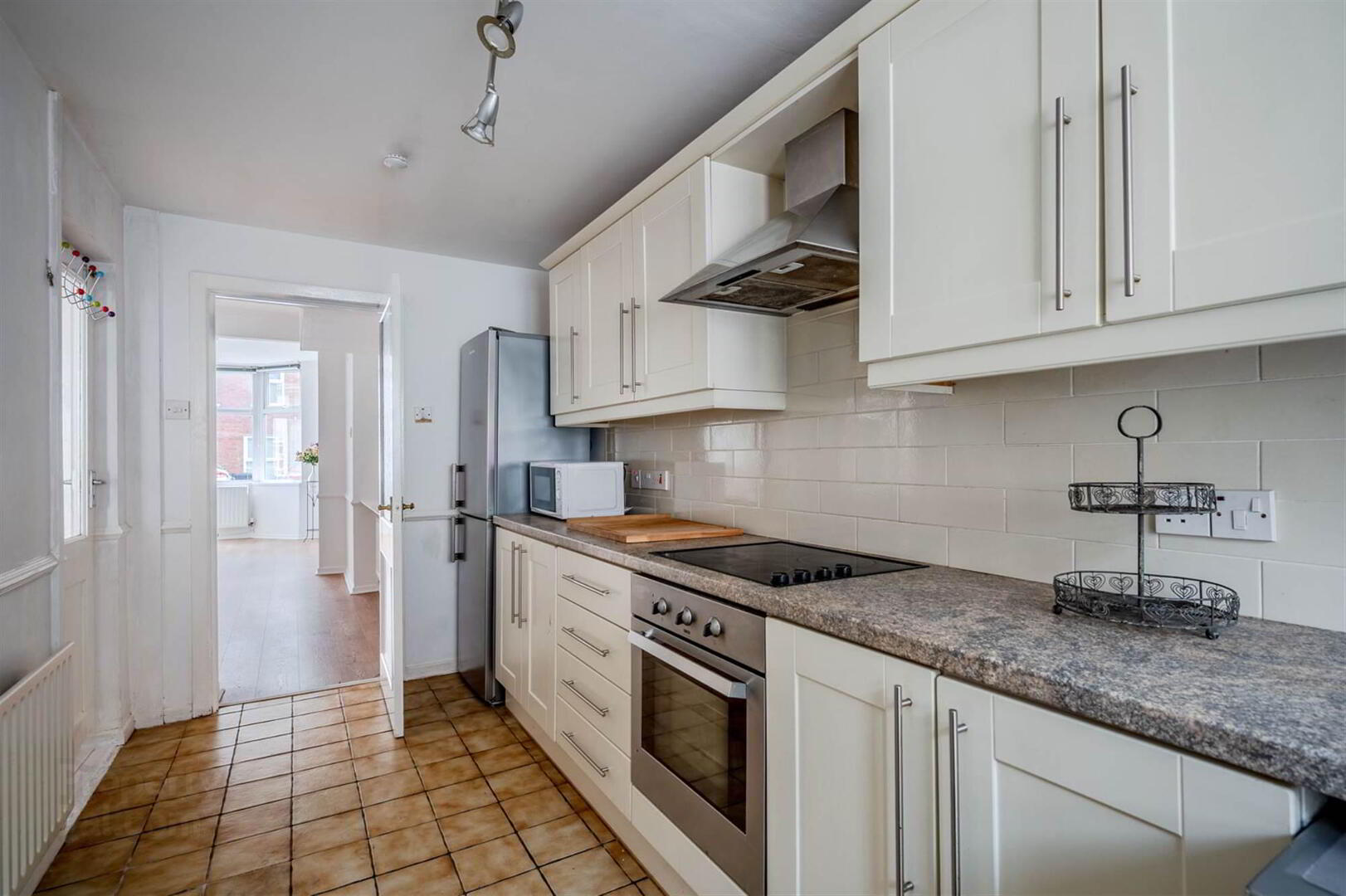 57 Downshire Road 8 of 18