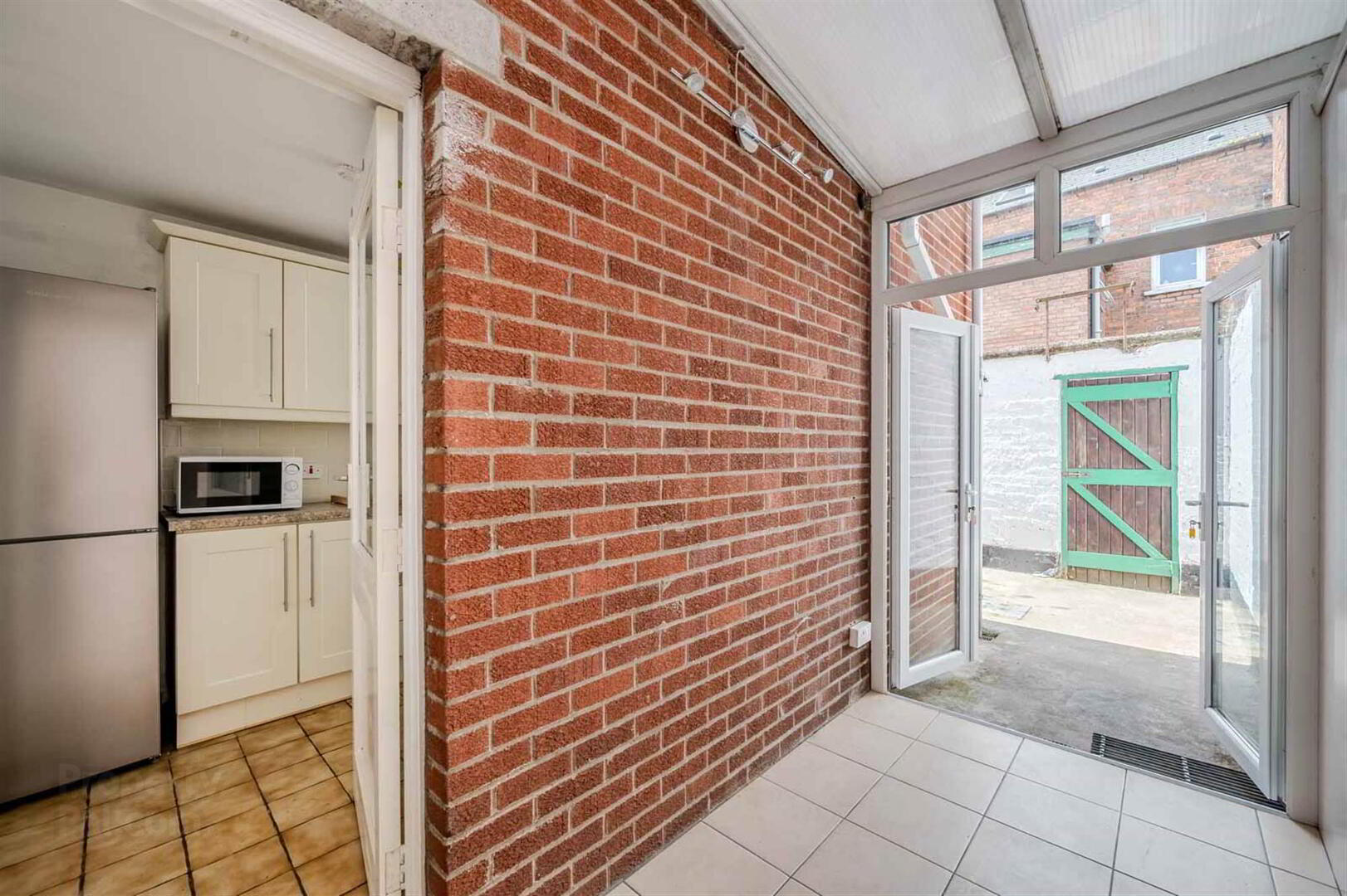 57 Downshire Road 9 of 18