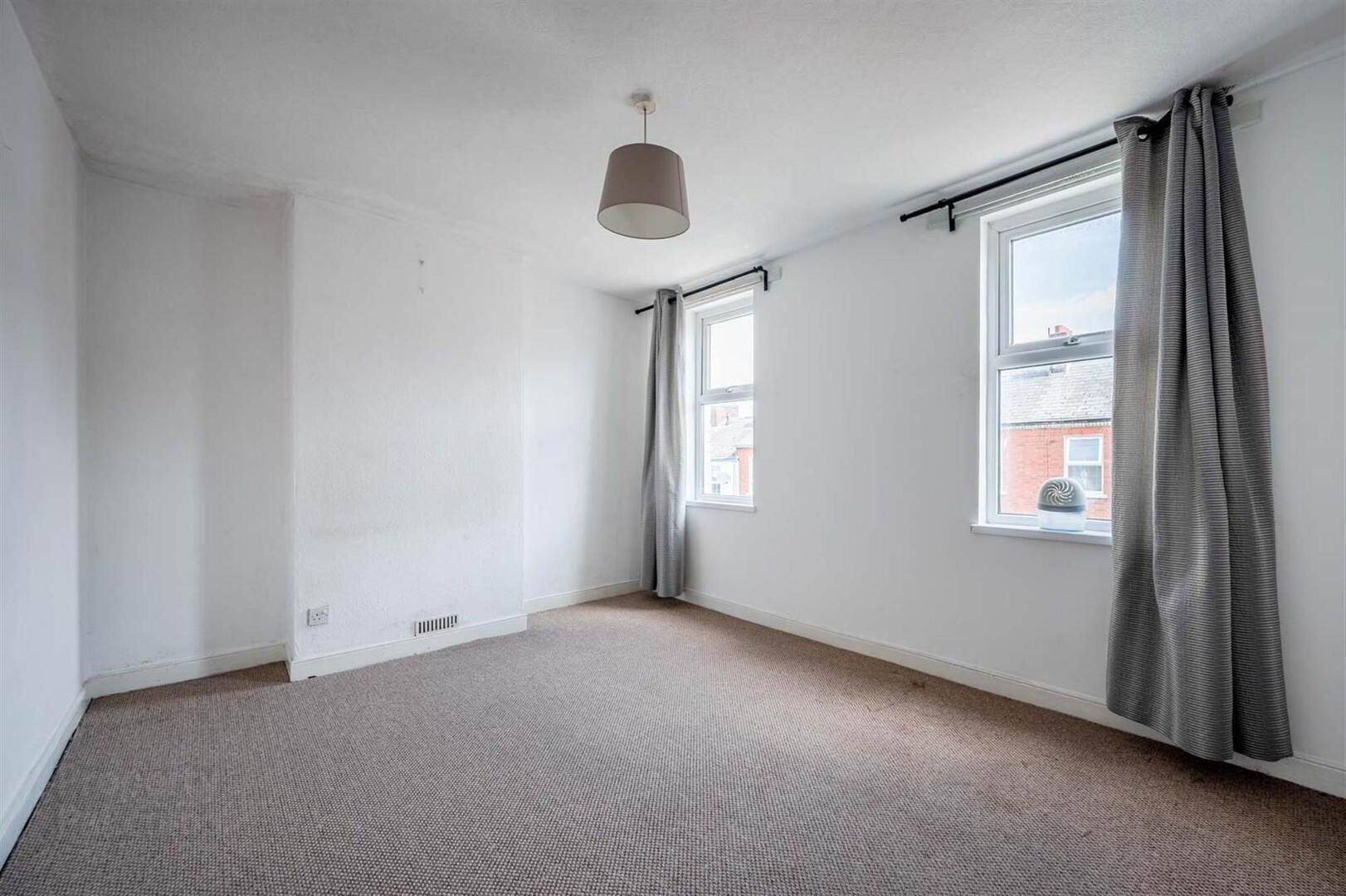 57 Downshire Road 12 of 18