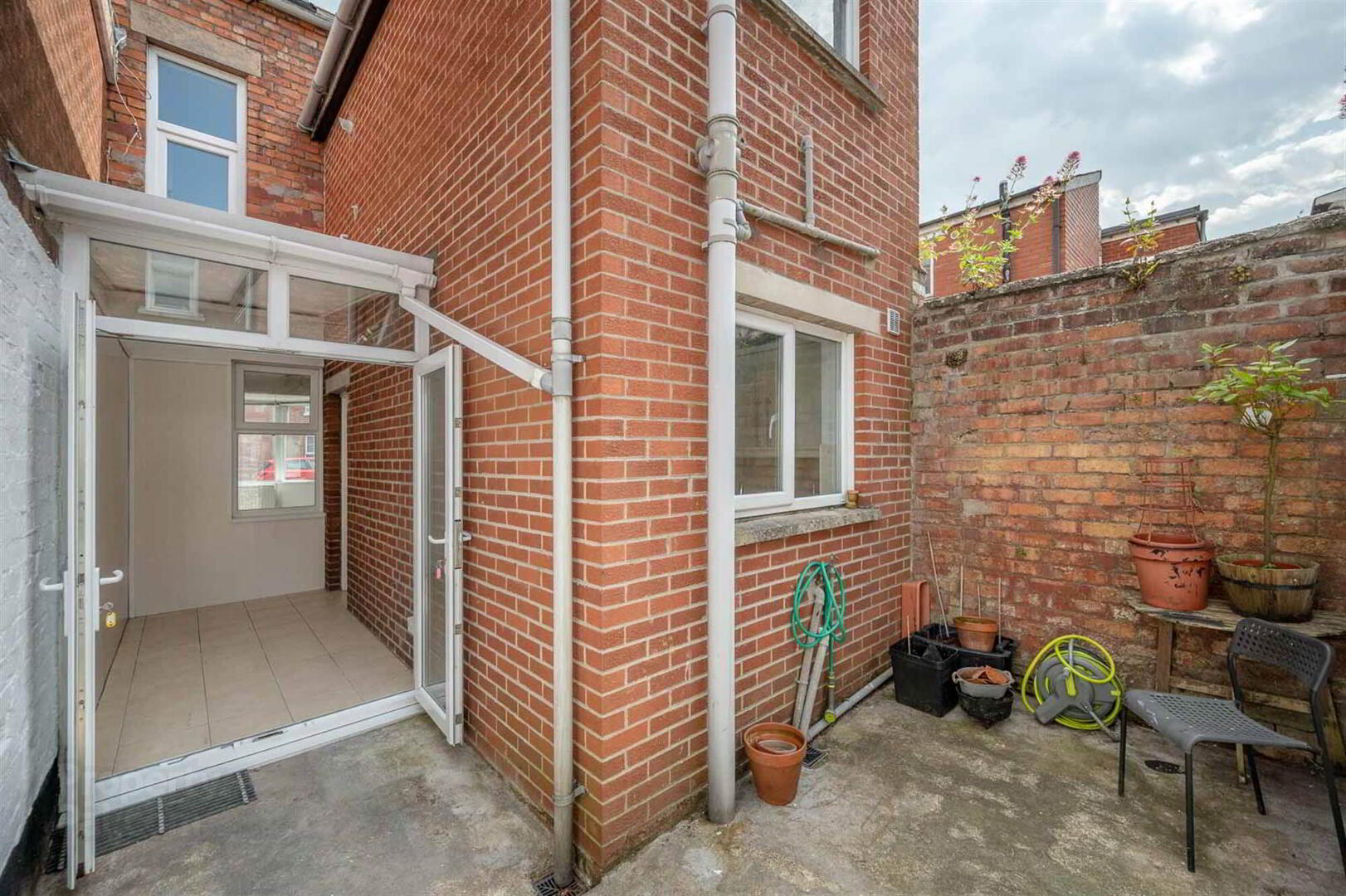 57 Downshire Road 17 of 18