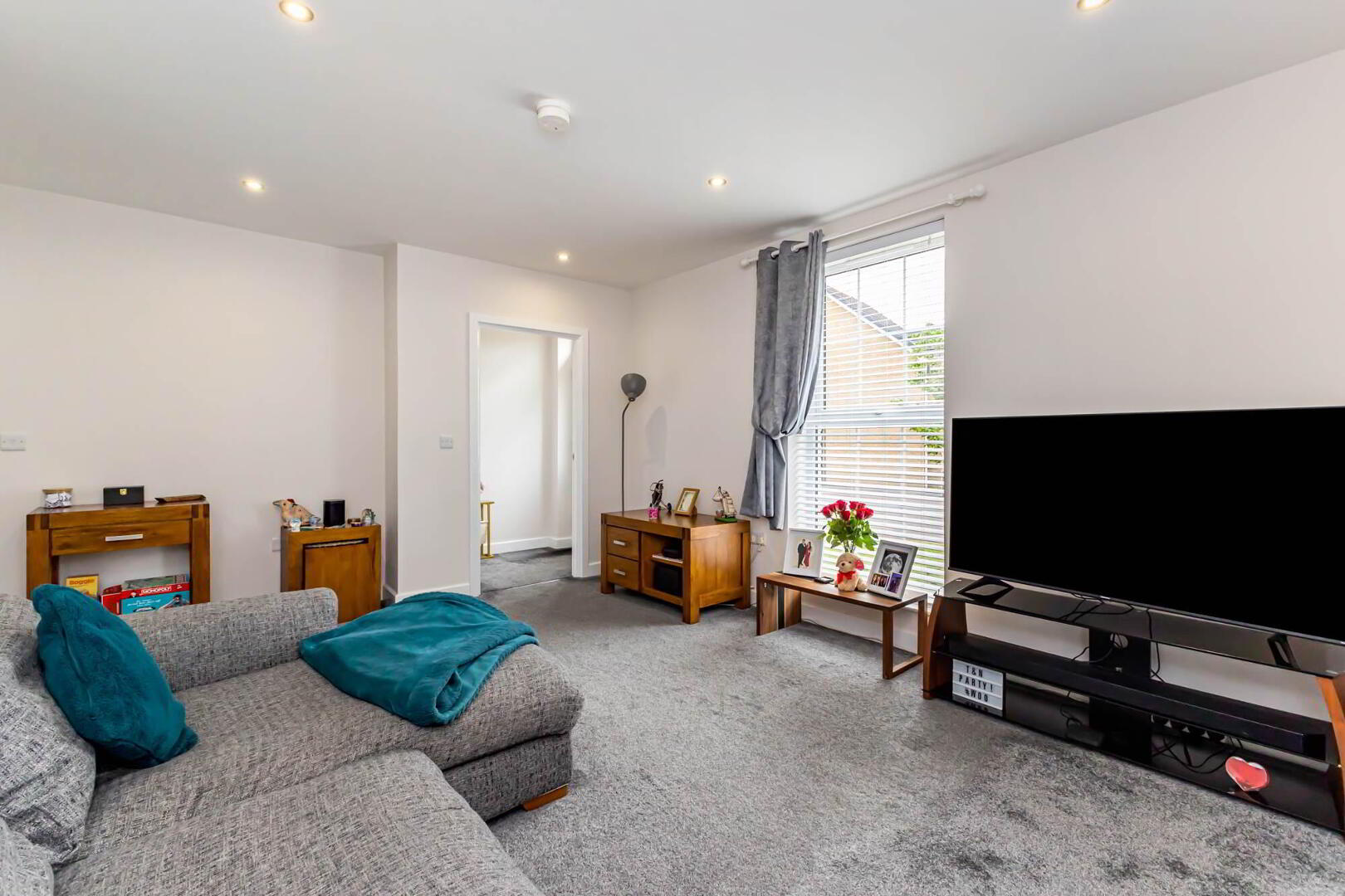 Apt 2, 47 Ayrshire Road 7 of 17