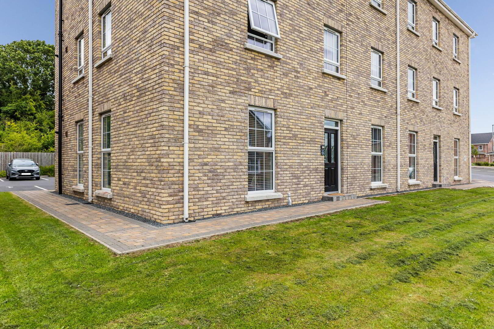 Apt 2, 47 Ayrshire Road 17 of 17