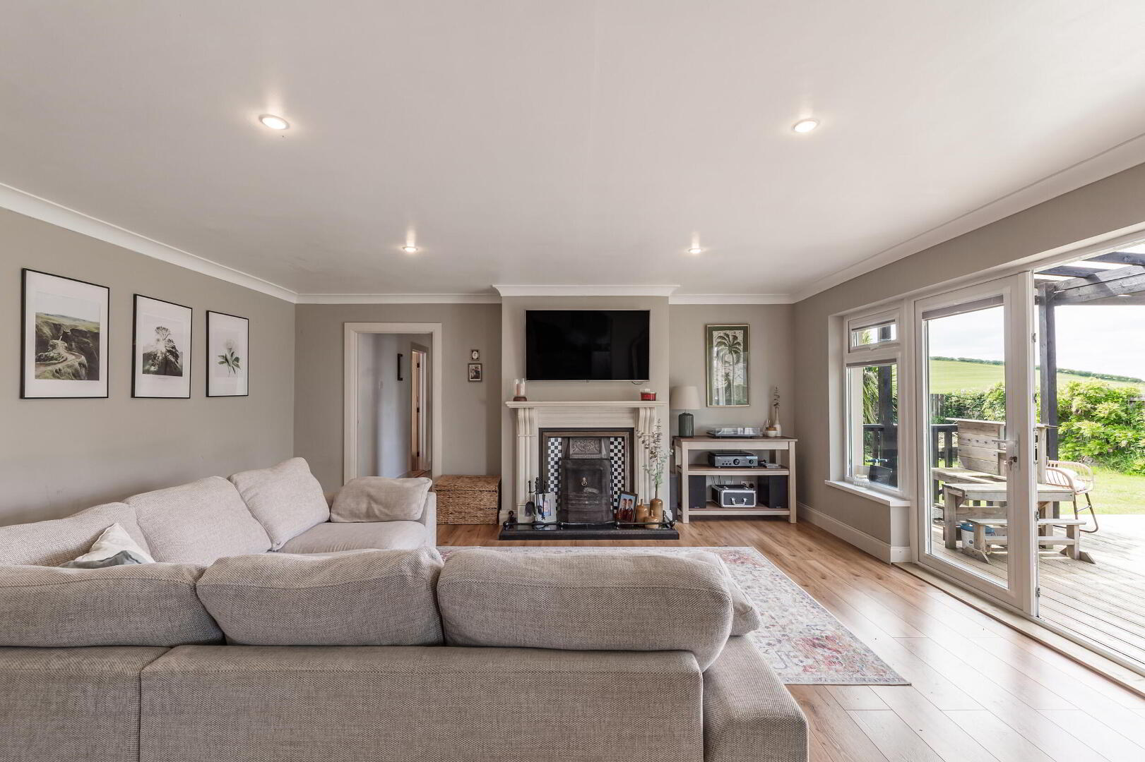 54 Lisbane Road 6 of 36