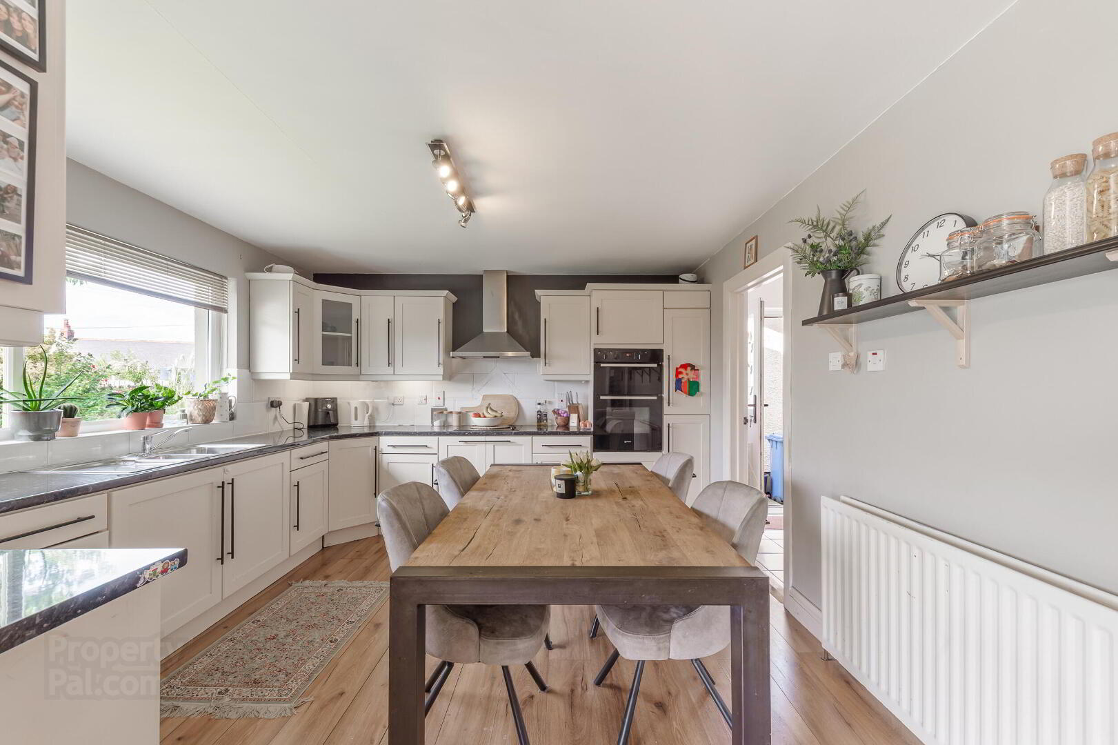54 Lisbane Road 13 of 36