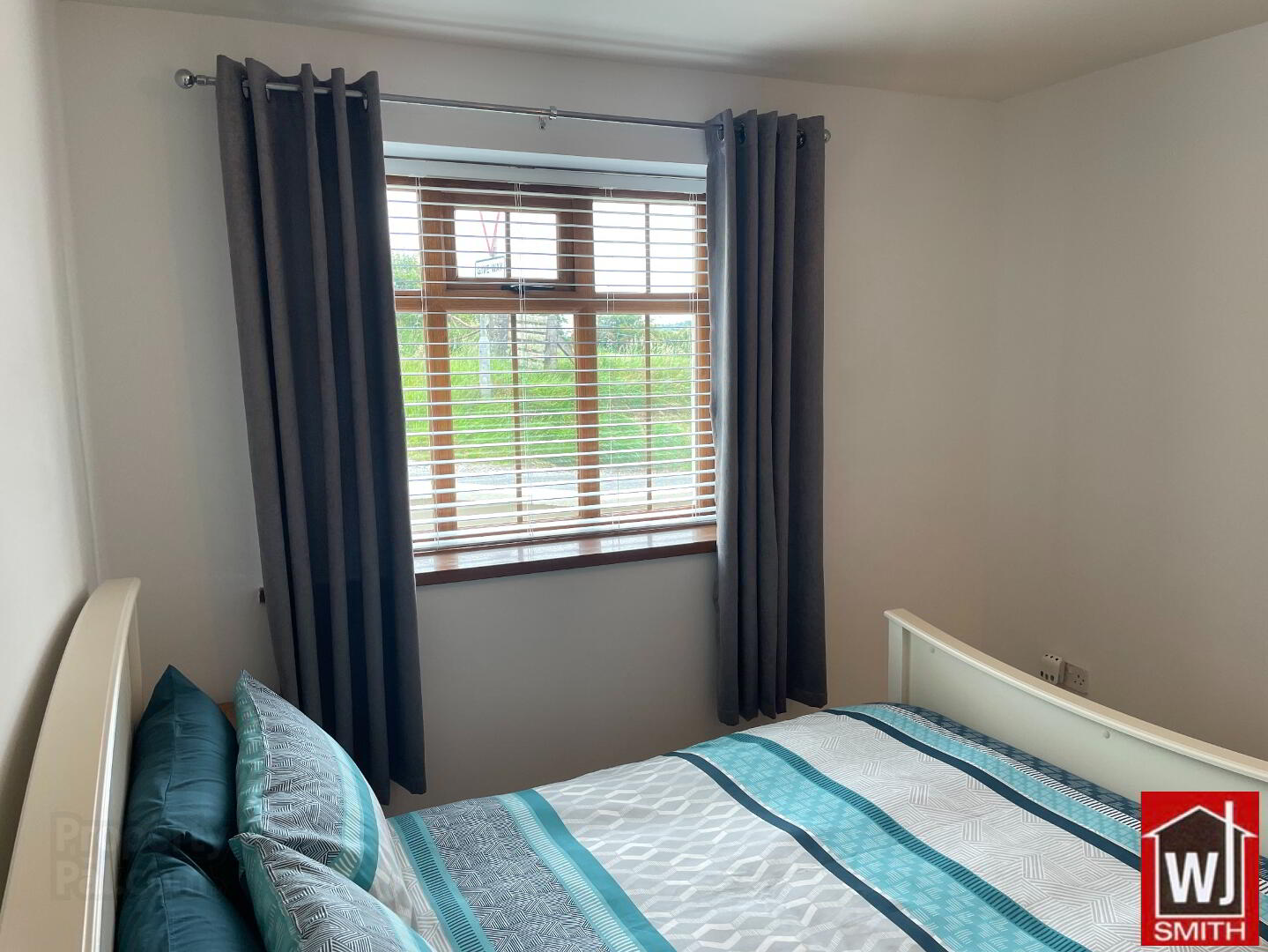 8 Douglas Road 18 of 43