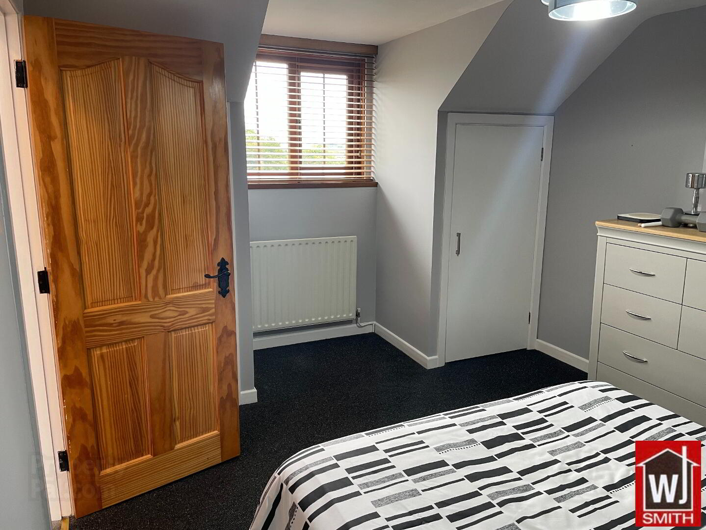 8 Douglas Road 33 of 43