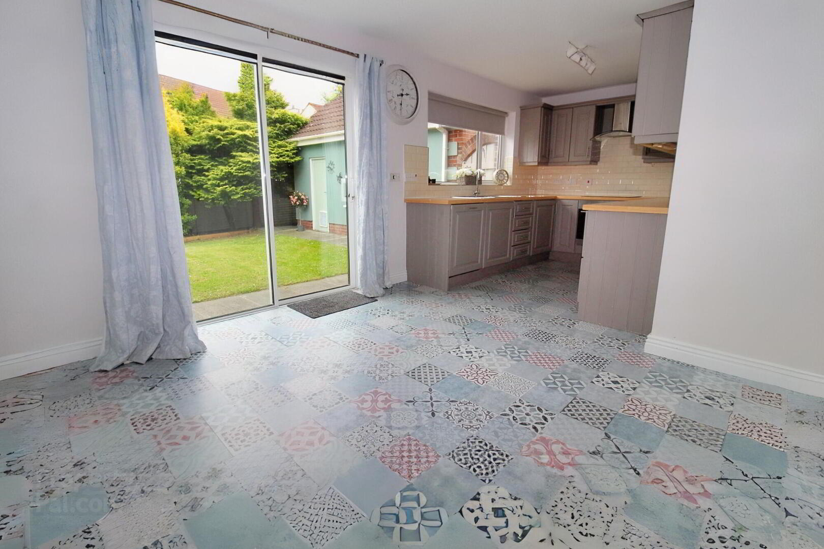 18 Lord Wardens Green 11 of 20