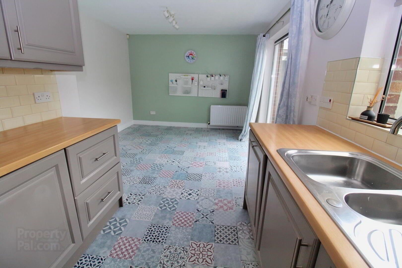 18 Lord Wardens Green 13 of 20