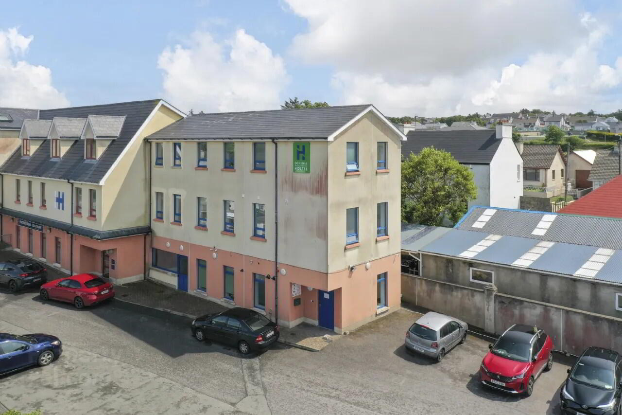 Donegal Wild Atlantic Hostel, 3 Garden Court 1 of 14