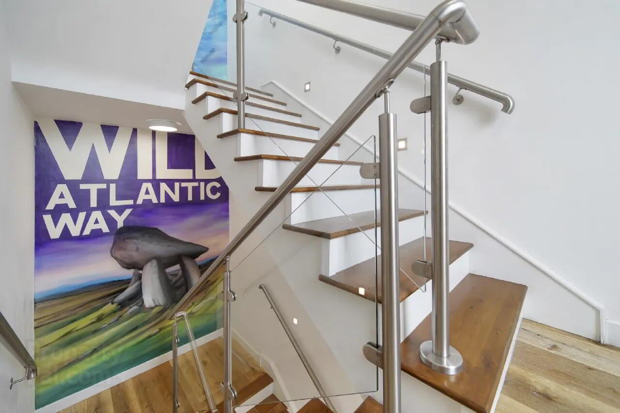 Donegal Wild Atlantic Hostel, 3 Garden Court 3 of 14