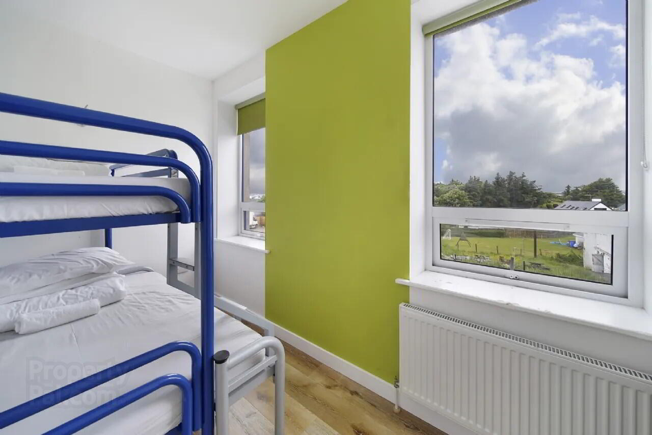 Donegal Wild Atlantic Hostel, 3 Garden Court 5 of 14