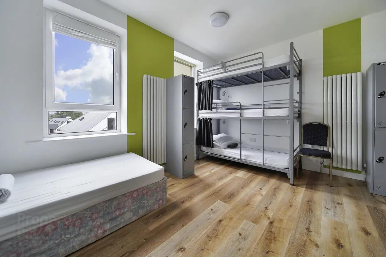 Donegal Wild Atlantic Hostel, 3 Garden Court 6 of 14