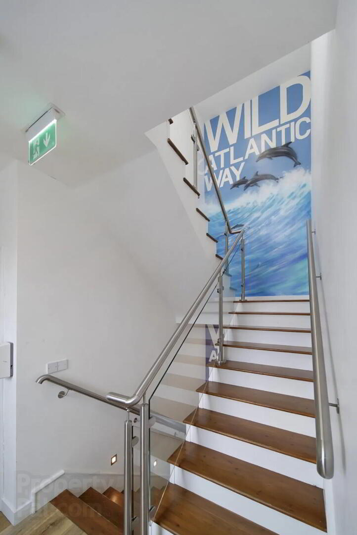 Donegal Wild Atlantic Hostel, 3 Garden Court 12 of 14