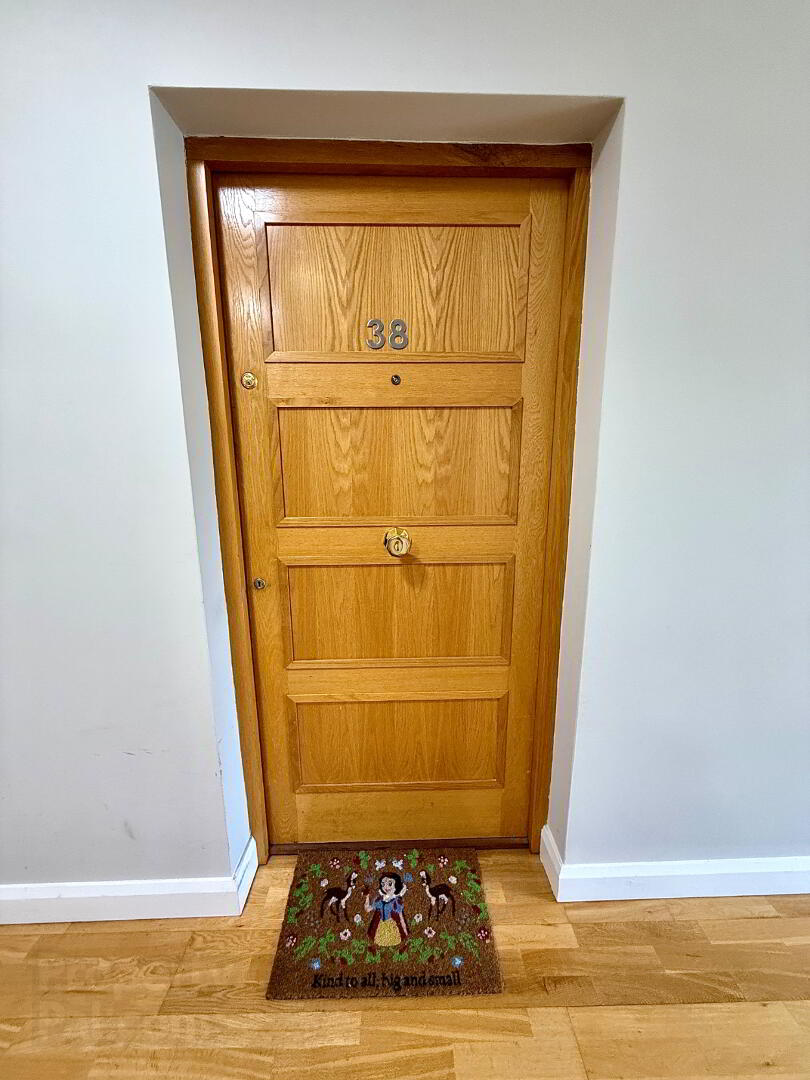 38 Waterfoot Park 9 of 36