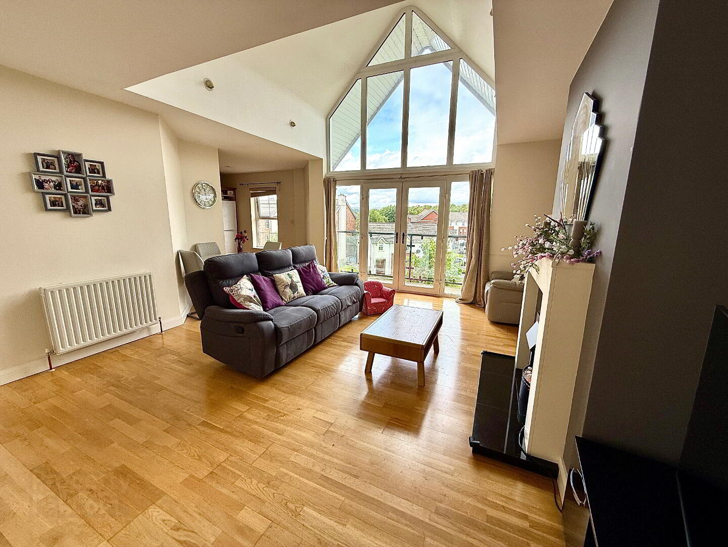 38 Waterfoot Park 13 of 36