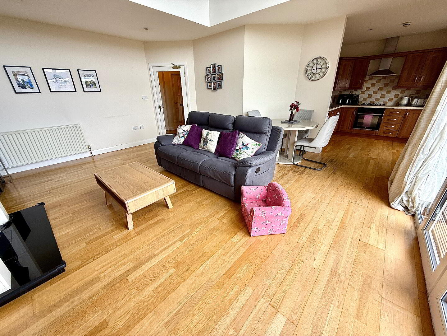 38 Waterfoot Park 15 of 36