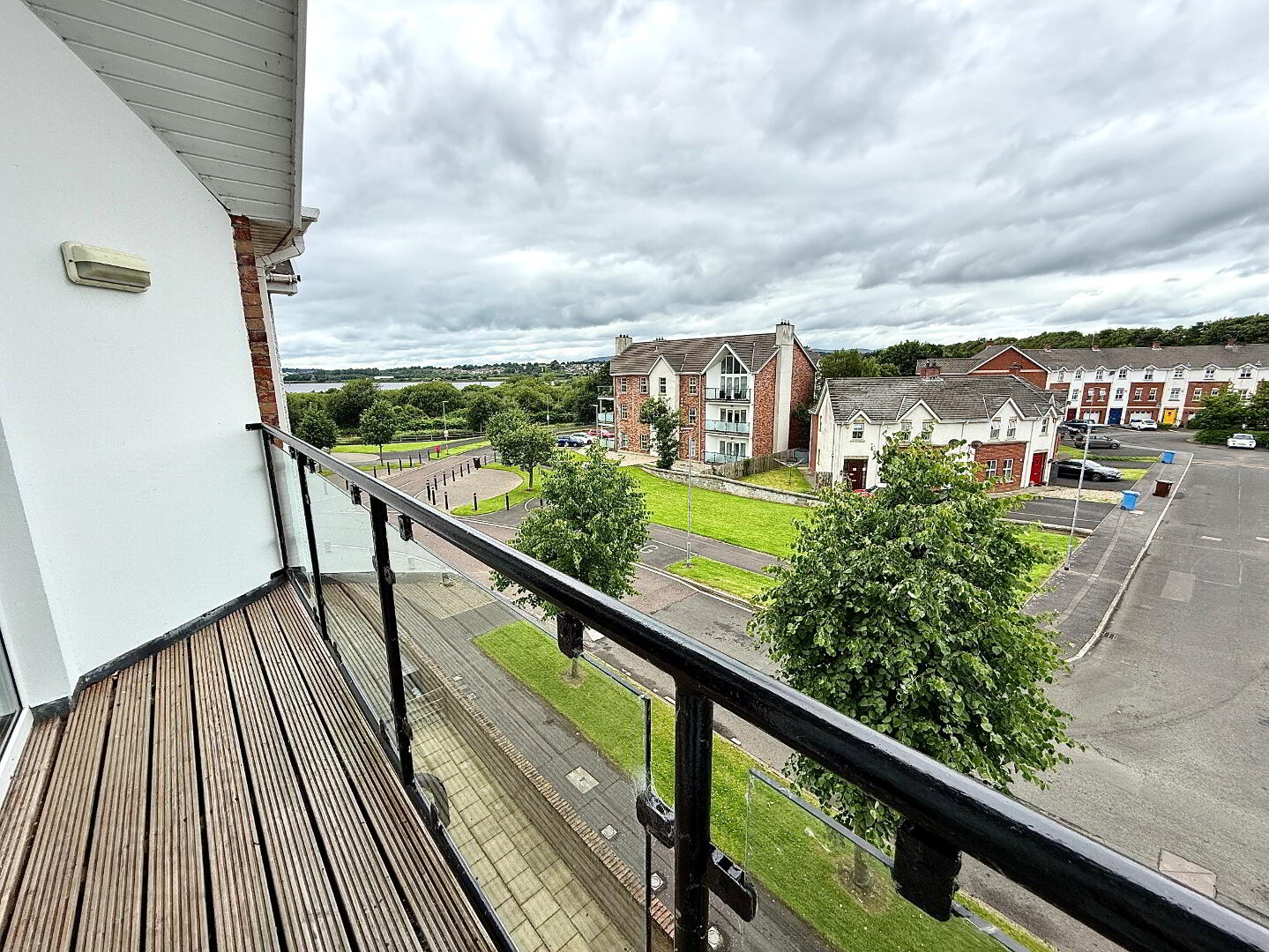38 Waterfoot Park 34 of 36