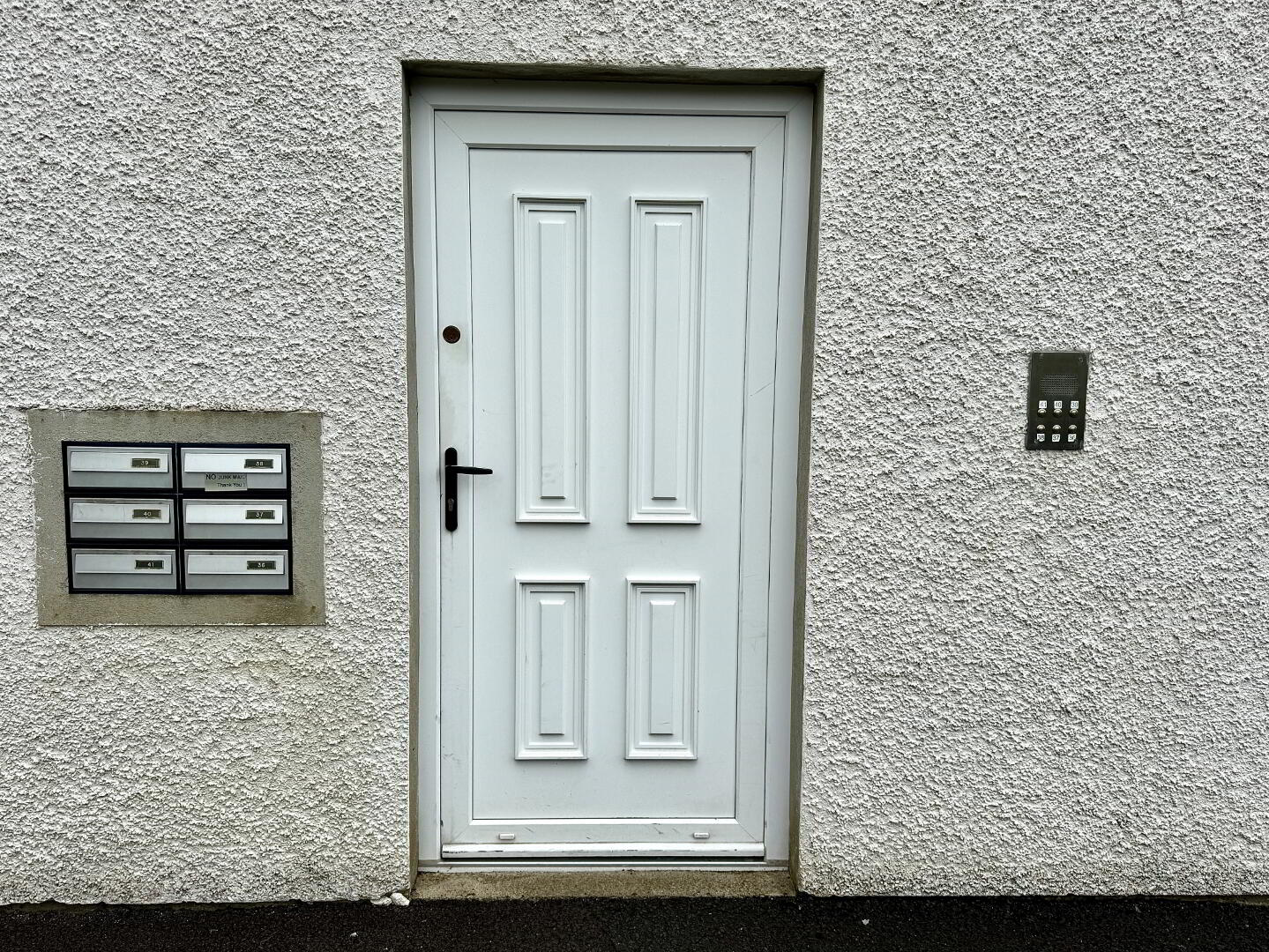 38 Waterfoot Park 4 of 36
