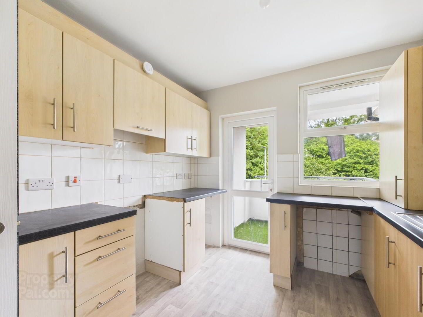 26b Abbots Cross, Newtownabbey 6 of 15