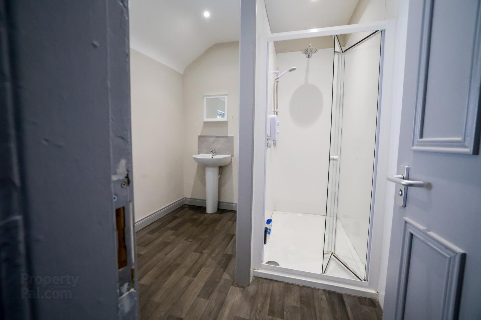 Serviced Accomodation, 16 Rugby Road 26 of 47