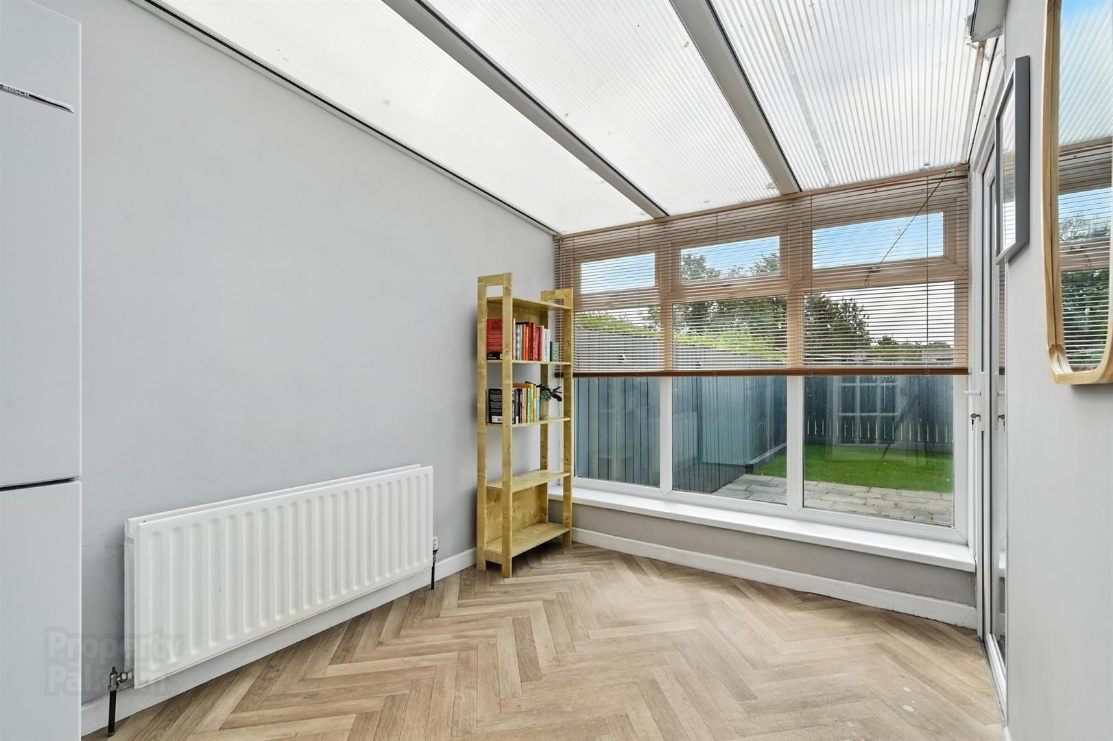 24 Locksley Gardens 14 of 22