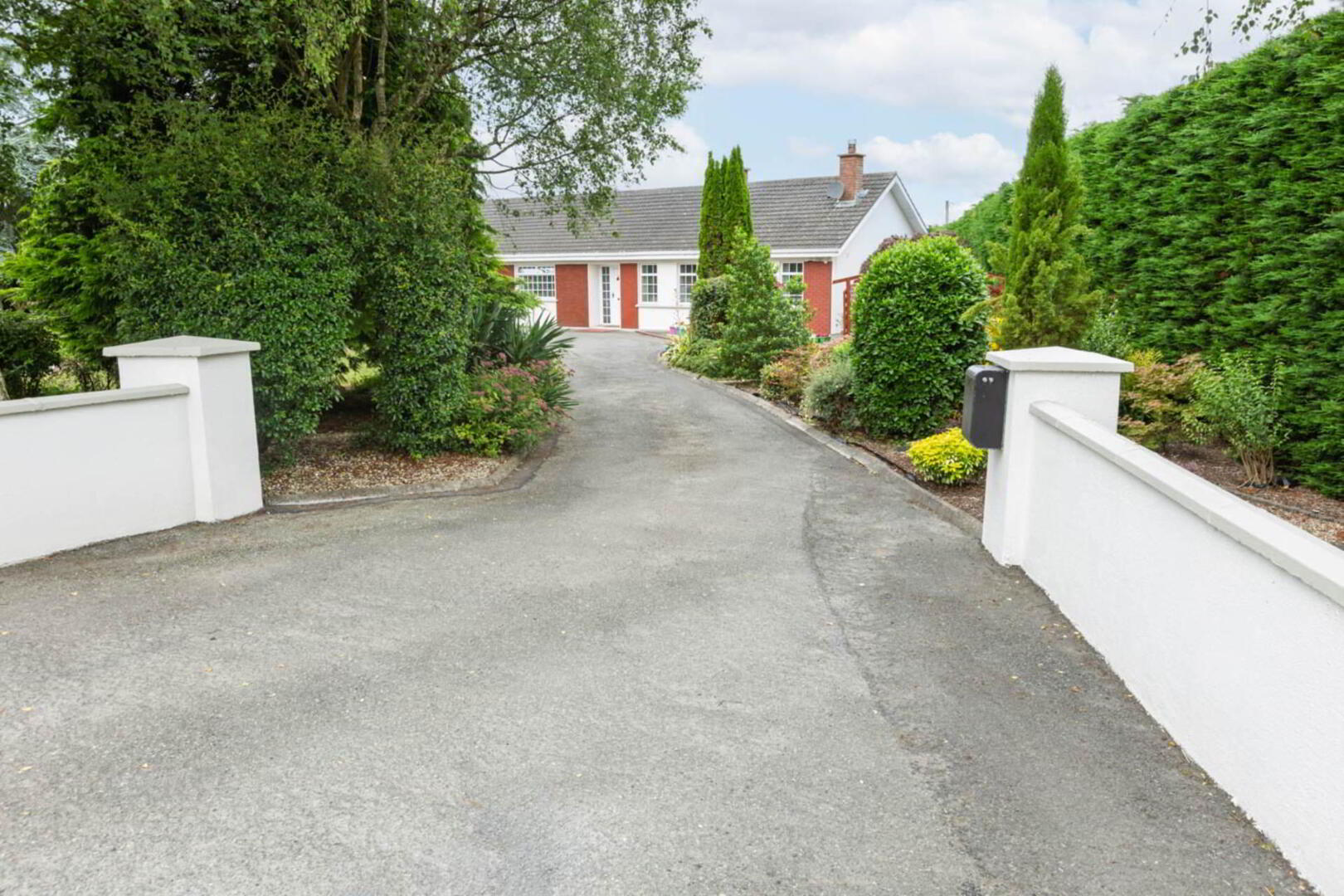 Bungalow, On 0.66 Acres 4 of 37
