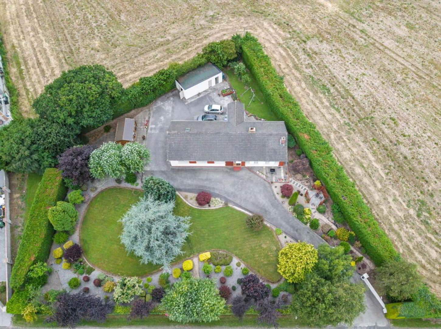 Bungalow, On 0.66 Acres 3 of 37