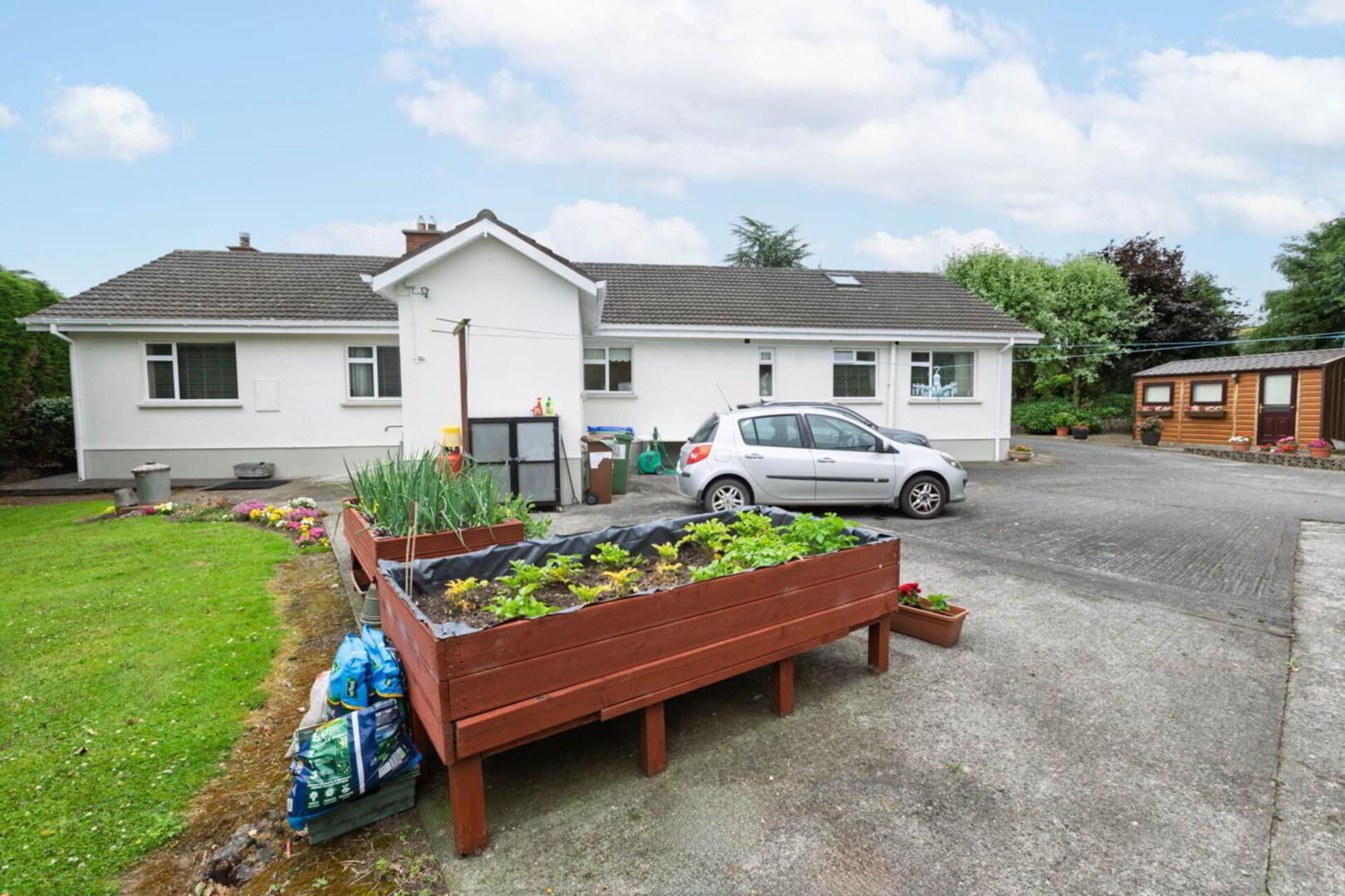 Bungalow, On 0.66 Acres 33 of 37