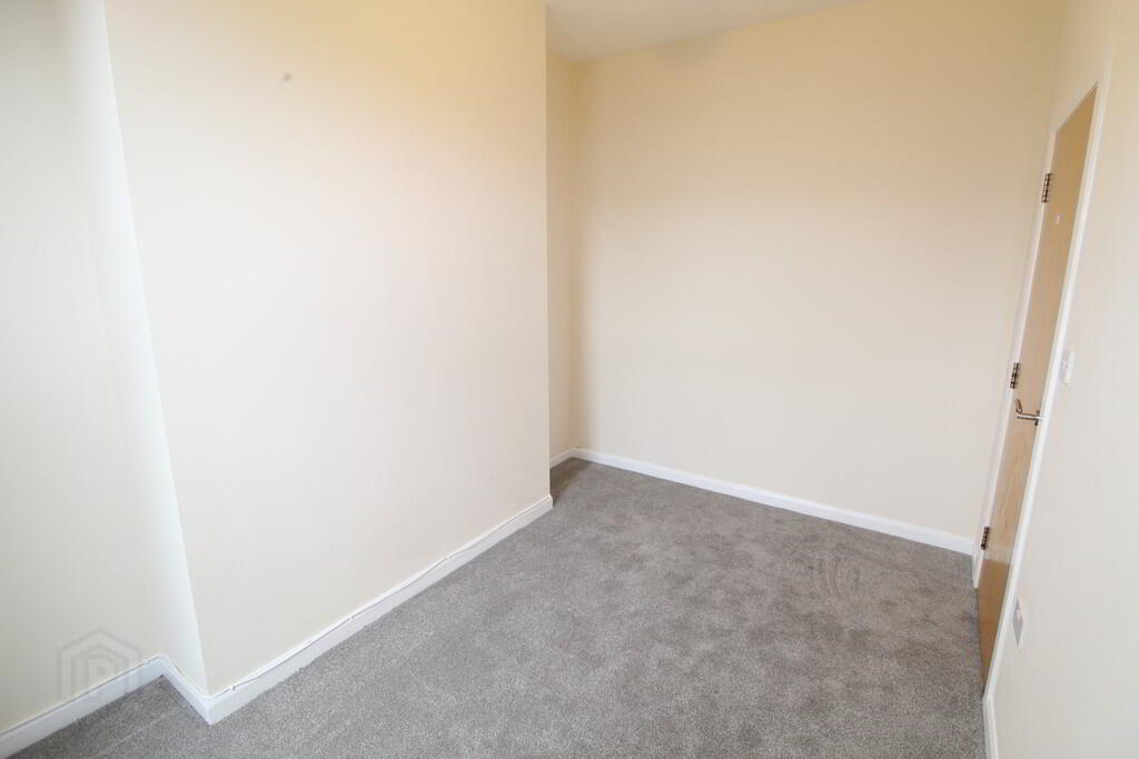 Flat 2, 30 Kansas Avenue 13 of 14