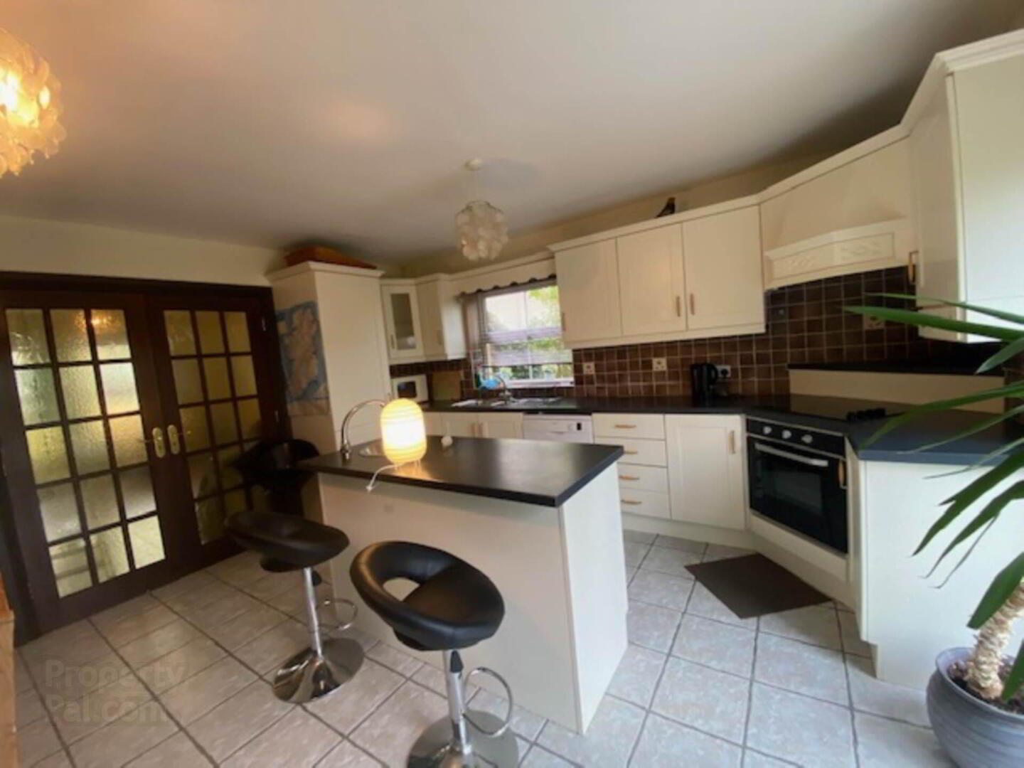 24 Hawthorn Hill 3 of 13