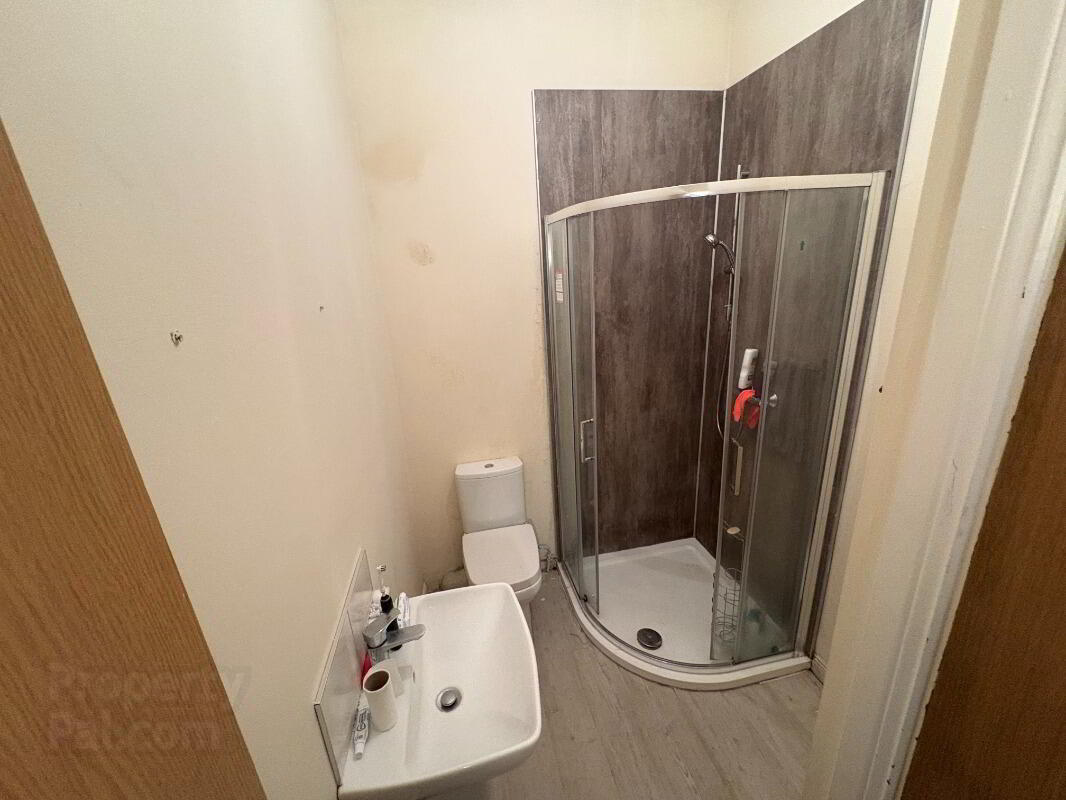 Apartment 1 103 Eglantine Avenue 4 of 8