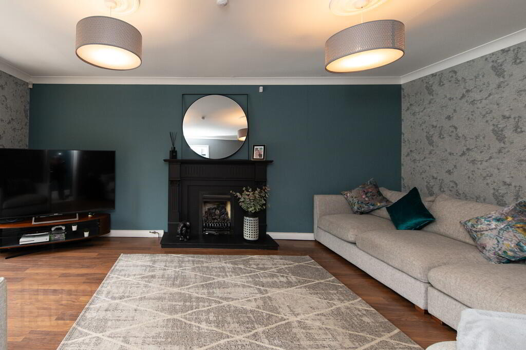 5 Oakwood 6 of 49