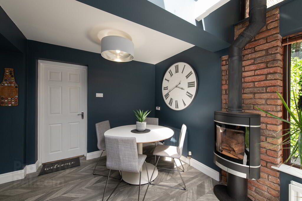 5 Oakwood 16 of 49