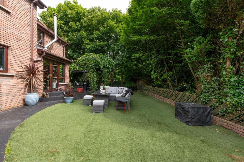 5 Oakwood 32 of 49