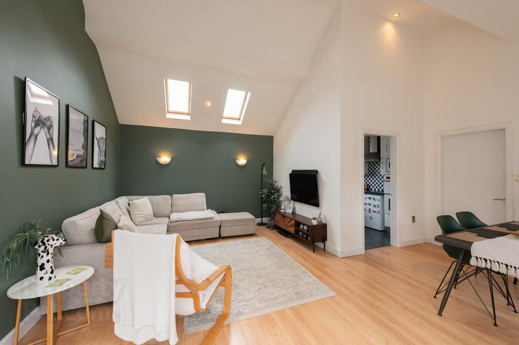 5 Oakwood 43 of 49