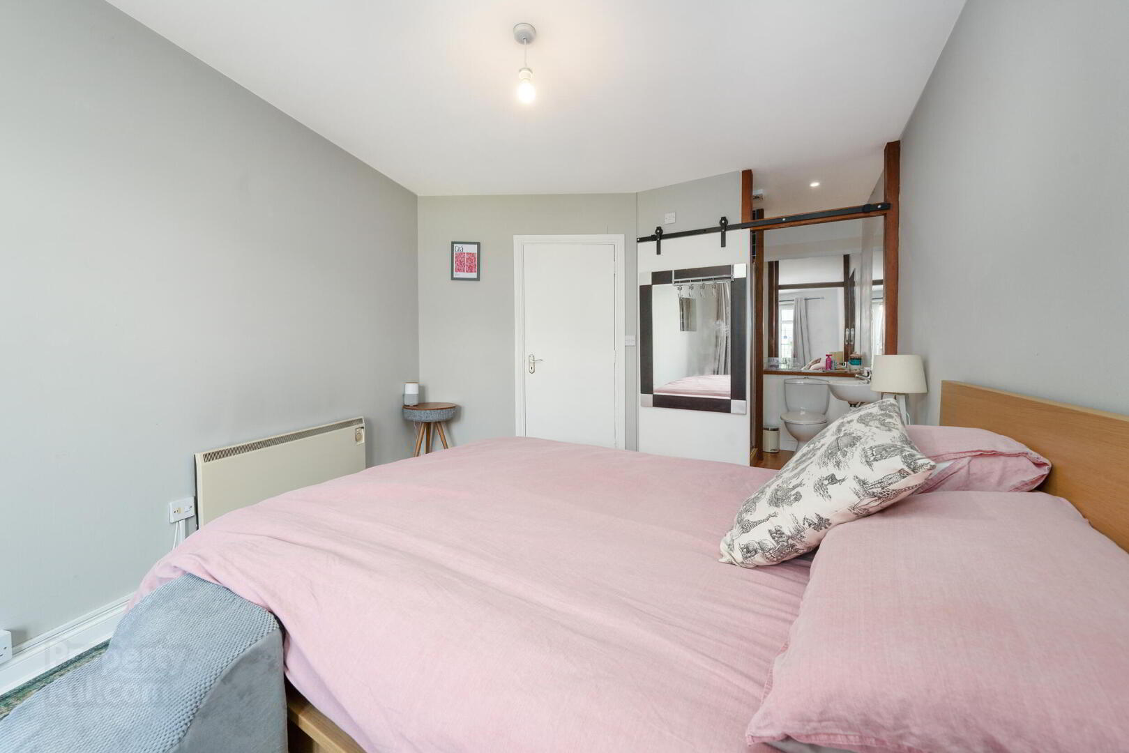 97 Newmarket Square 15 of 25