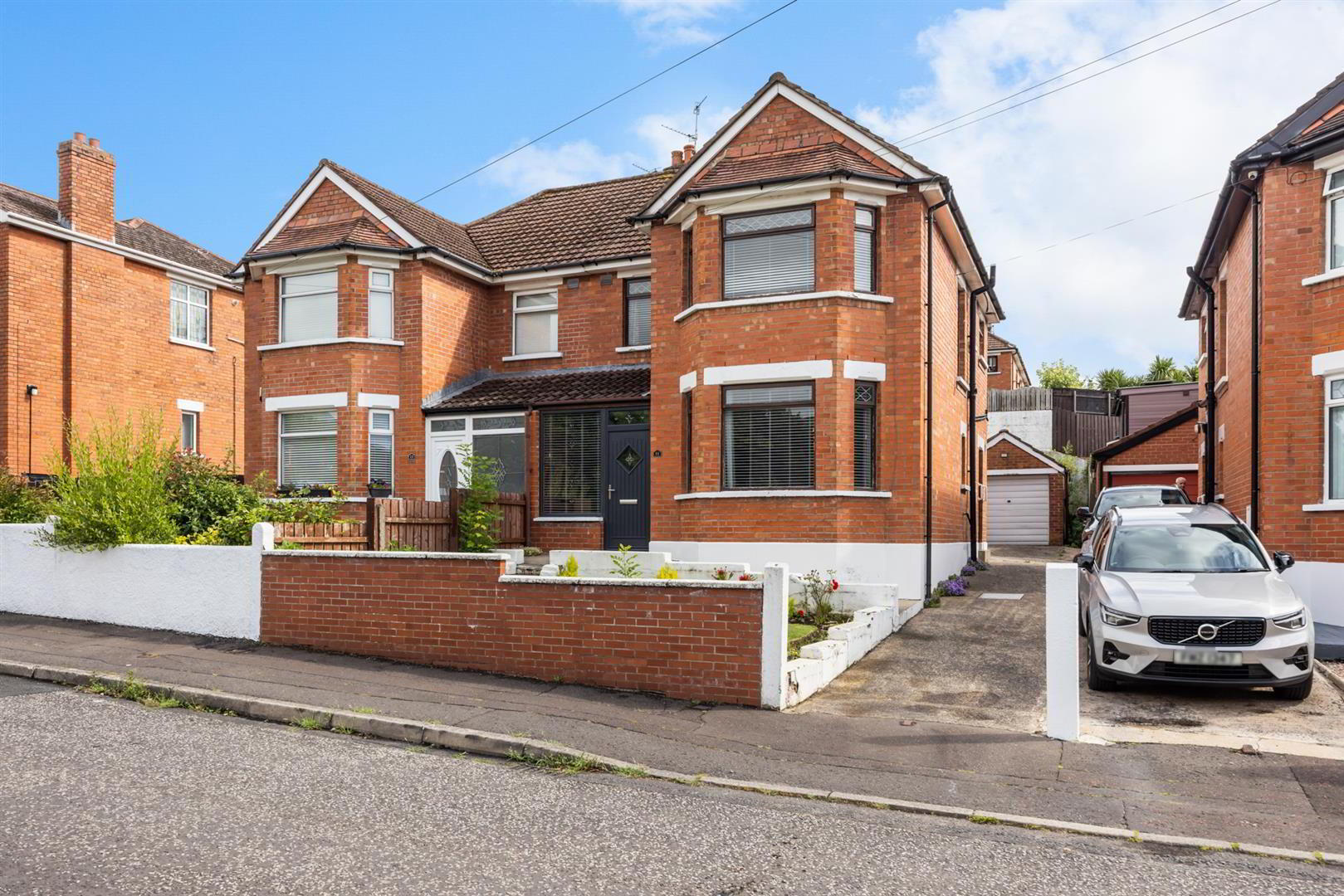 11 Abbeydale Gardens 1 of 20