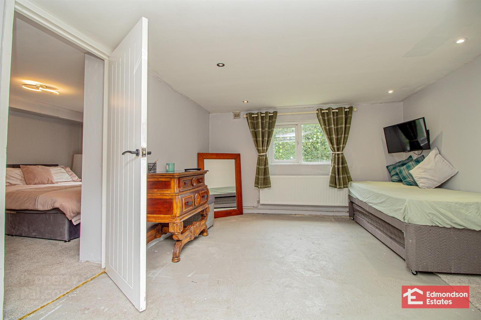 43 Cushendall Road 40 of 44