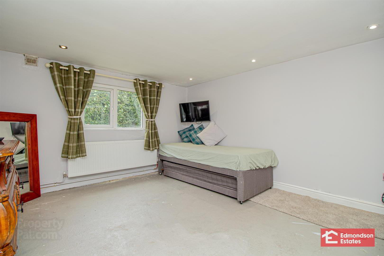 43 Cushendall Road 41 of 44