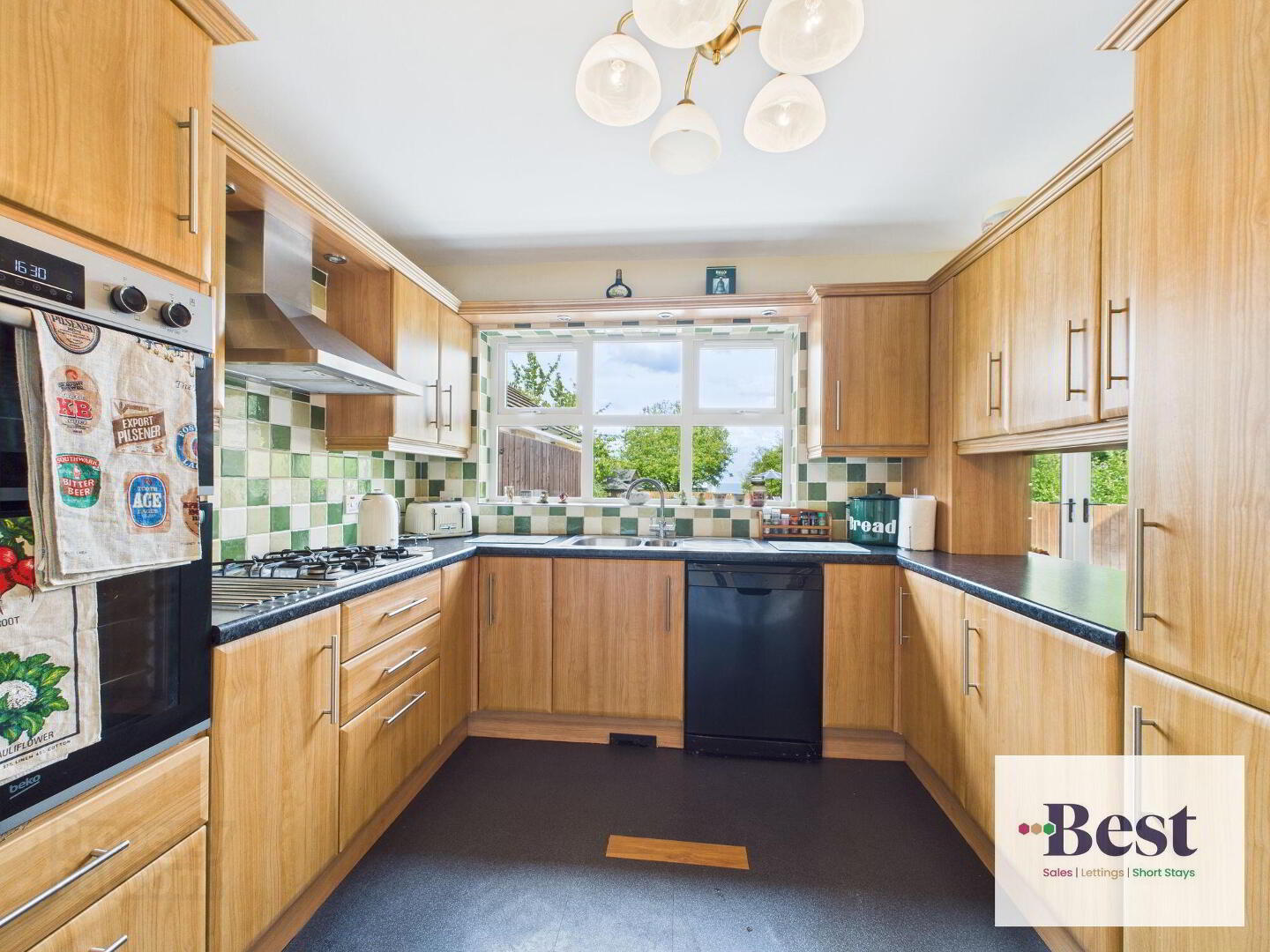 46 Corran Manor 11 of 30