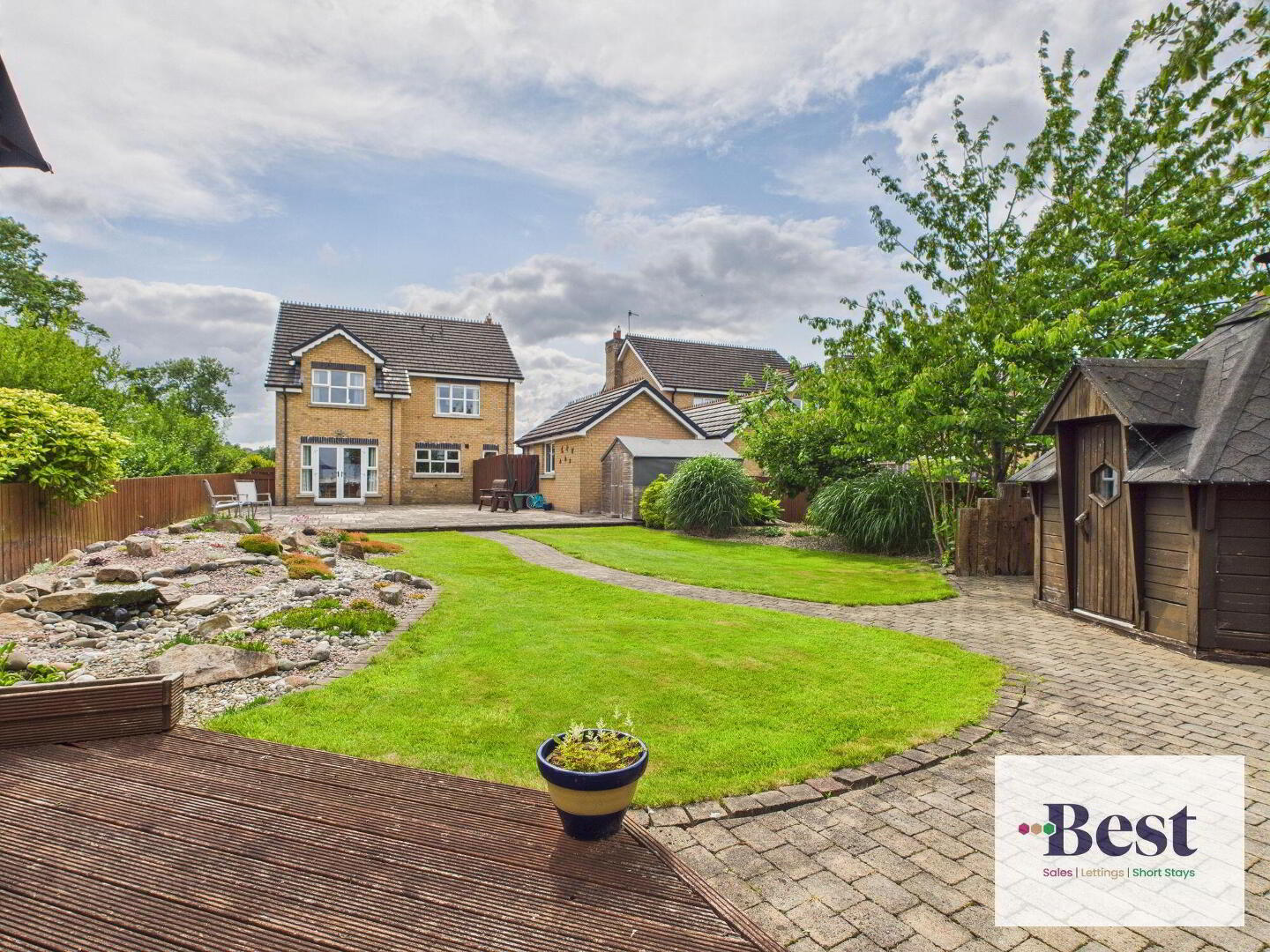 46 Corran Manor 28 of 30