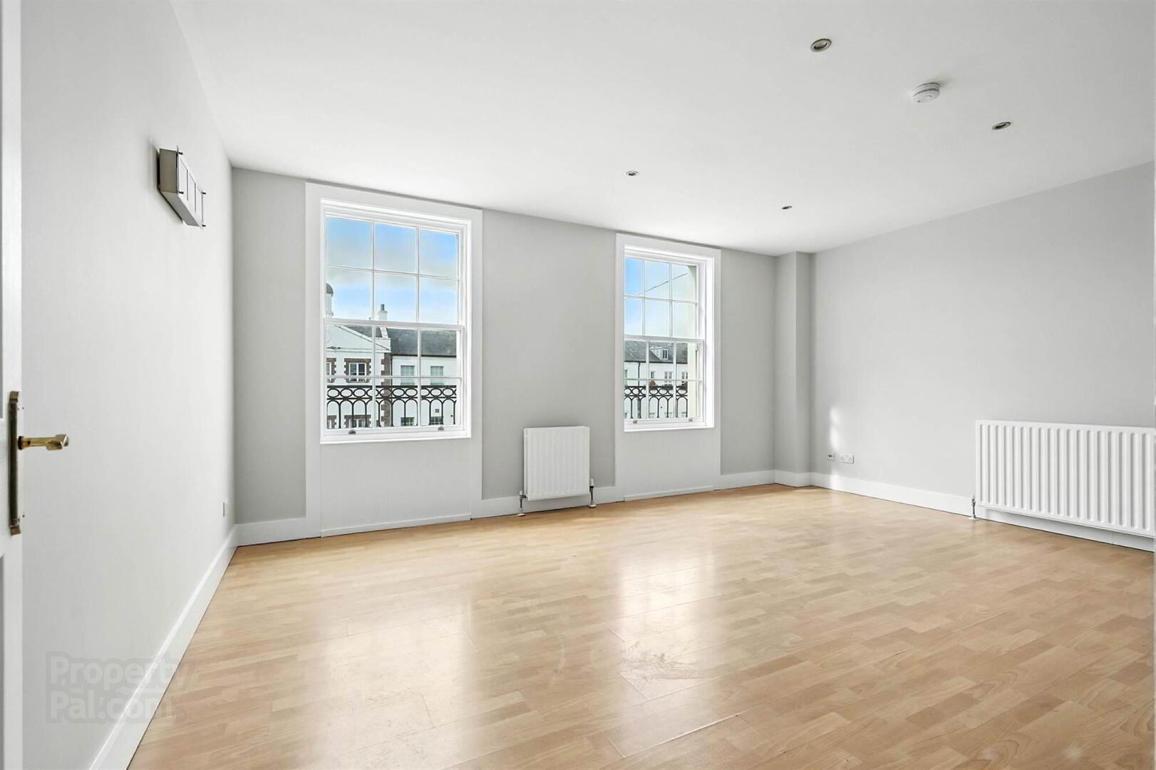 47 Lisburn Square 4 of 15